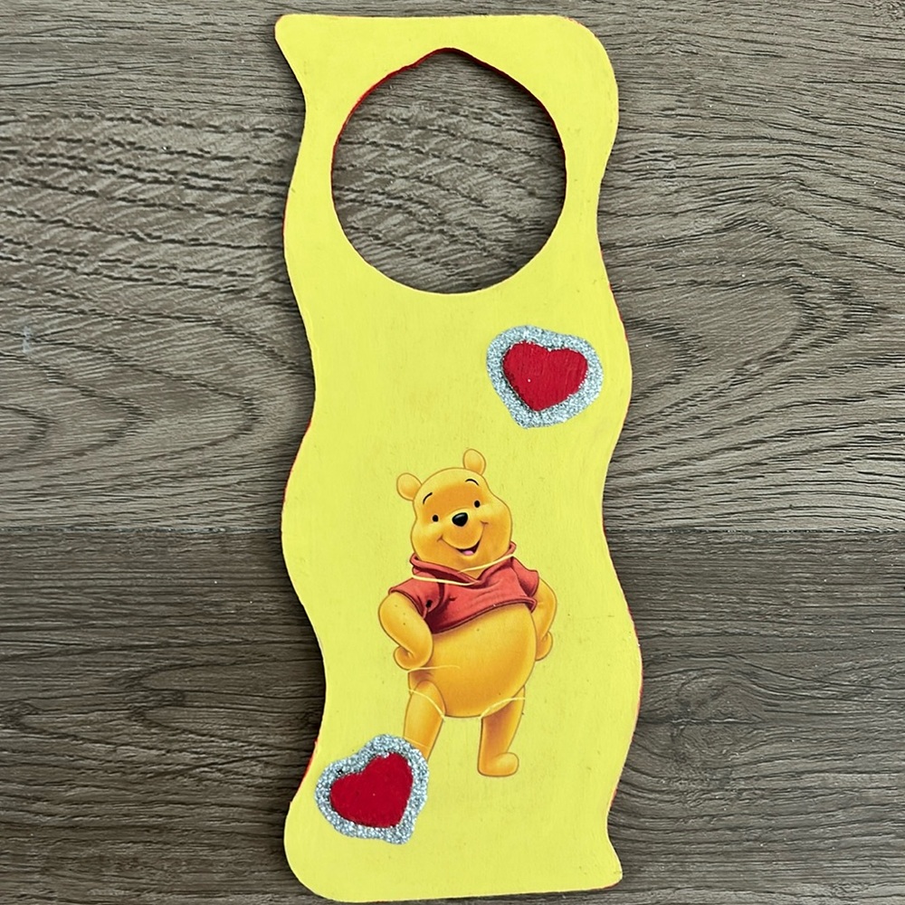 ♥️ Winnie The Pooh Wooden Door Hanger - Picture 1 of 8